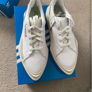 Adidas Hypersleek Women’s size 7.5